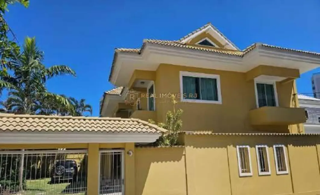 Casa com 4 quartos para alugar, 600m2 em Rio De Janeiro - RJ - imagem 4 Foto 4 de Casa com 4 quartos para alugar, 600m2 em Rio De Janeiro - RJ
