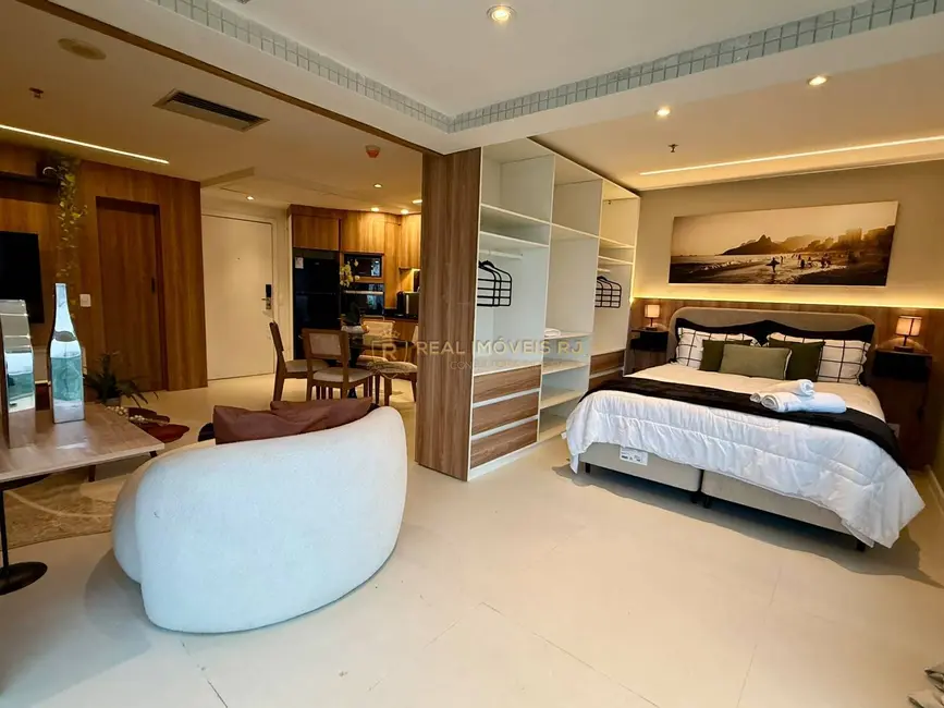 Apartamento com 1 quarto para alugar, 52m2 em Barra da Tijuca, Rio De Janeiro - RJ - imagem 2 Foto 2 de Apartamento com 1 quarto para alugar, 52m2 em Barra da Tijuca, Rio De Janeiro - RJ