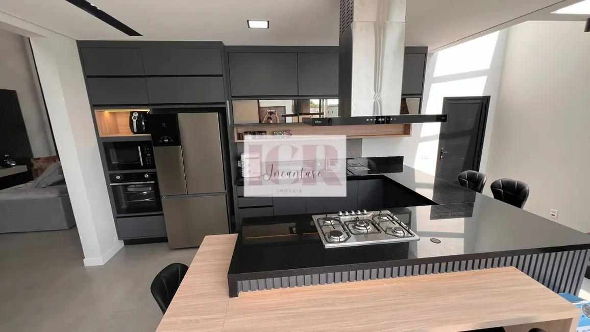 Casa de Condomínio com 3 quartos à venda, 303m2 em Brigadeiro Tobias, Sorocaba - SP - imagem 4 Foto 4 de Casa de Condomínio com 3 quartos à venda, 303m2 em Brigadeiro Tobias, Sorocaba - SP