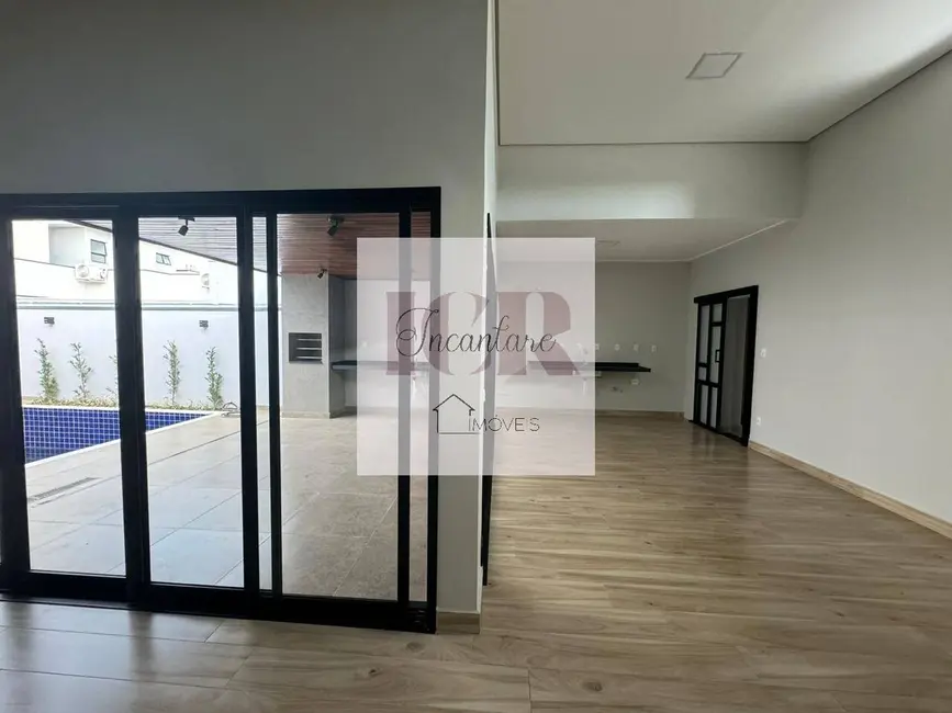 Casa de Condomínio com 3 quartos à venda, 265m2 em Aparecidinha, Sorocaba - SP - imagem 3 Foto 3 de Casa de Condomínio com 3 quartos à venda, 265m2 em Aparecidinha, Sorocaba - SP