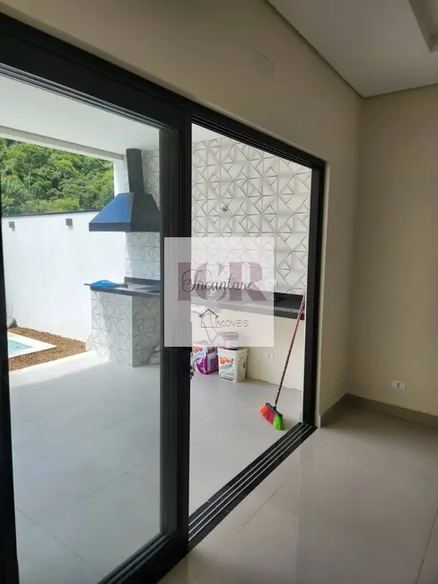 Casa de Condomínio com 3 quartos à venda, 250m2 em Colina Santa Mônica, Votorantim - SP - imagem 3 Foto 3 de Casa de Condomínio com 3 quartos à venda, 250m2 em Colina Santa Mônica, Votorantim - SP