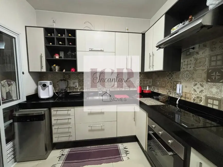 Casa de Condomínio com 3 quartos à venda, 160m2 em Aparecidinha, Sorocaba - SP - imagem 3 Foto 3 de Casa de Condomínio com 3 quartos à venda, 160m2 em Aparecidinha, Sorocaba - SP
