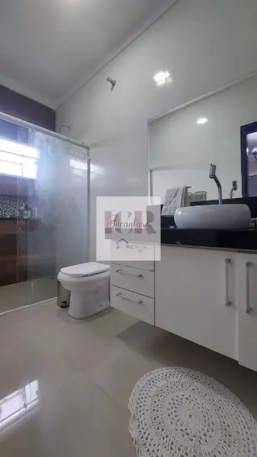 Casa de Condomínio com 3 quartos à venda, 200m2 em Horto Florestal, Sorocaba - SP - imagem 6 Foto 6 de Casa de Condomínio com 3 quartos à venda, 200m2 em Horto Florestal, Sorocaba - SP