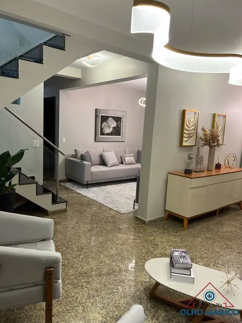 Sobrado com 4 quartos à venda, 354m2 em Centro, Osasco - SP - imagem 4 Foto 4 de Sobrado com 4 quartos à venda, 354m2 em Centro, Osasco - SP