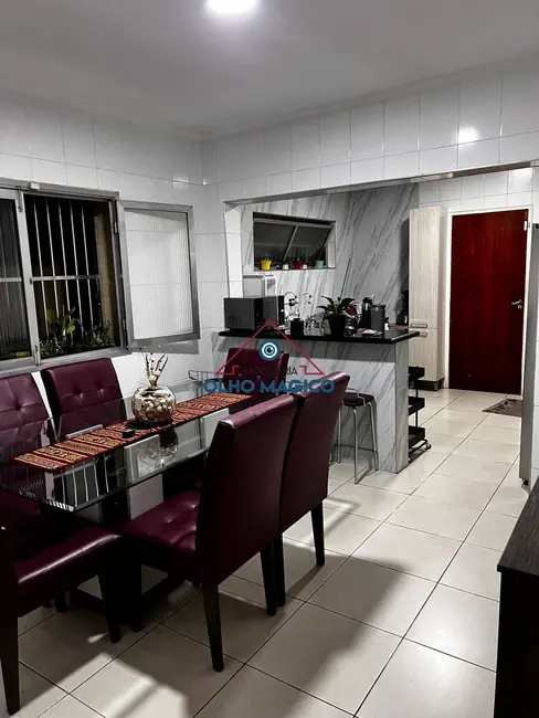 Sobrado com 3 quartos à venda, 183m2 em Jardim das Flores, Osasco - SP - imagem 4 Foto 4 de Sobrado com 3 quartos à venda, 183m2 em Jardim das Flores, Osasco - SP