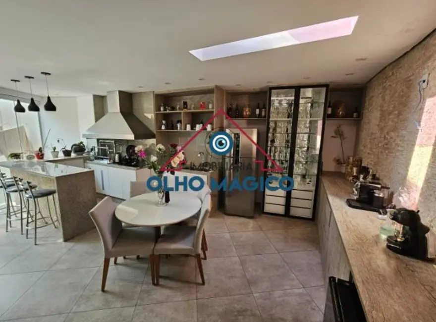 Casa de Condomínio com 3 quartos à venda, 300m2 em Parque dos Príncipes, São Paulo - SP - imagem 5 Foto 5 de Casa de Condomínio com 3 quartos à venda, 300m2 em Parque dos Príncipes, São Paulo - SP