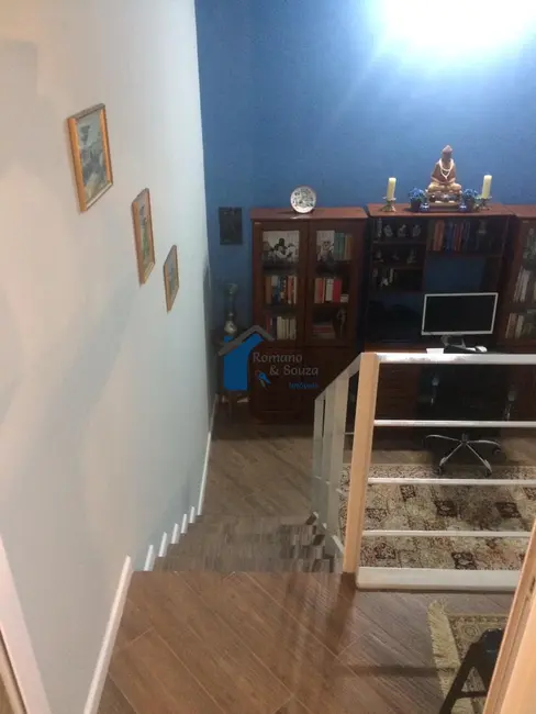 Sobrado com 4 quartos à venda, 325m2 em Jardim Paraventi, Guarulhos - SP - imagem 6 Foto 6 de Sobrado com 4 quartos à venda, 325m2 em Jardim Paraventi, Guarulhos - SP