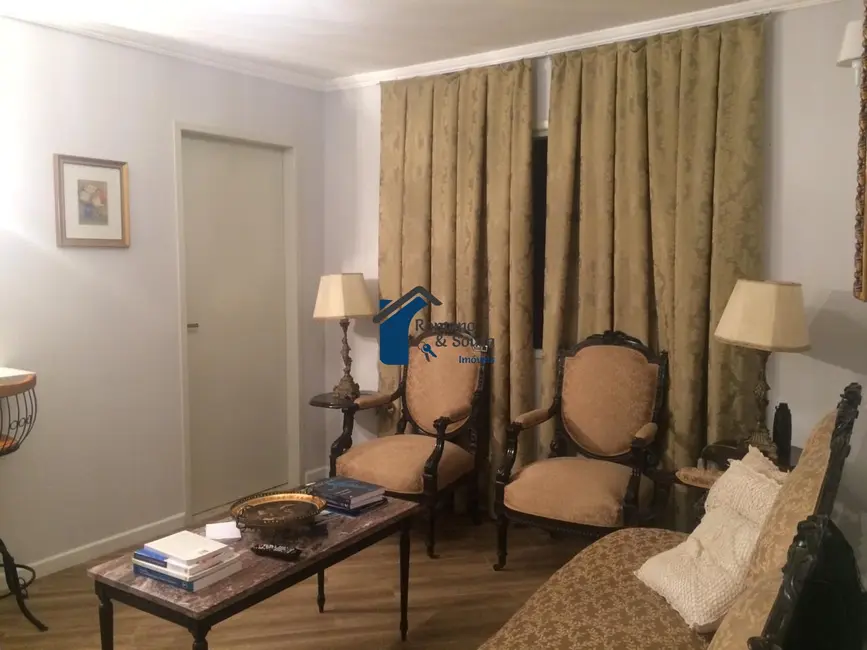 Sobrado com 4 quartos à venda, 325m2 em Jardim Paraventi, Guarulhos - SP - imagem 5 Foto 5 de Sobrado com 4 quartos à venda, 325m2 em Jardim Paraventi, Guarulhos - SP