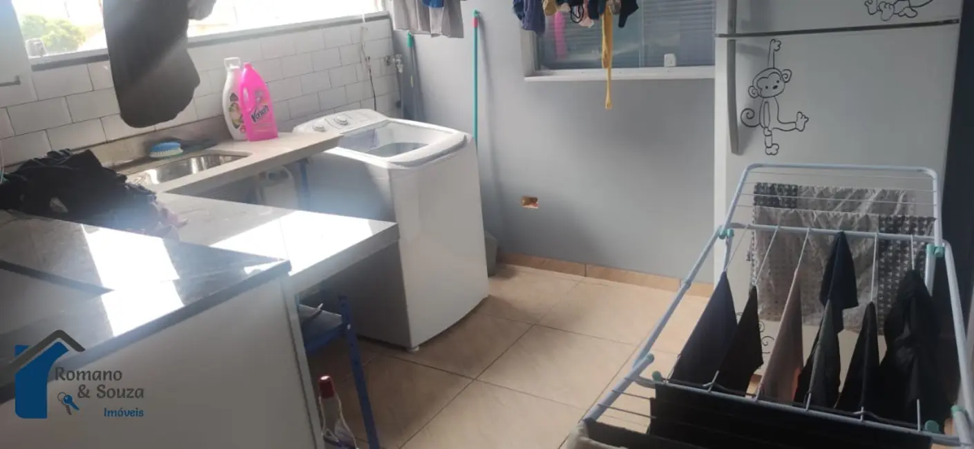 Sobrado com 3 quartos à venda, 200m2 em Jardim Santa Cecília, Guarulhos - SP - imagem 5 Foto 5 de Sobrado com 3 quartos à venda, 200m2 em Jardim Santa Cecília, Guarulhos - SP