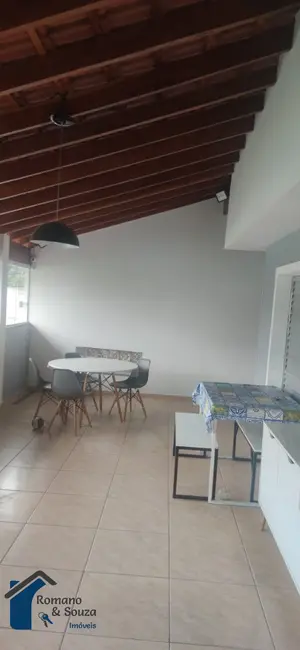 Sobrado com 3 quartos à venda, 200m2 em Jardim Santa Cecília, Guarulhos - SP - imagem 8 Foto 8 de Sobrado com 3 quartos à venda, 200m2 em Jardim Santa Cecília, Guarulhos - SP