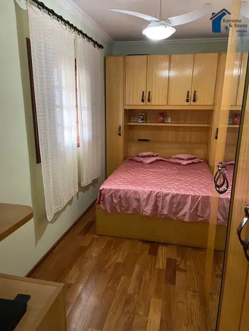 Sobrado com 3 quartos à venda, 215m2 em Parque Continental II, Guarulhos - SP - imagem 8 Foto 8 de Sobrado com 3 quartos à venda, 215m2 em Parque Continental II, Guarulhos - SP