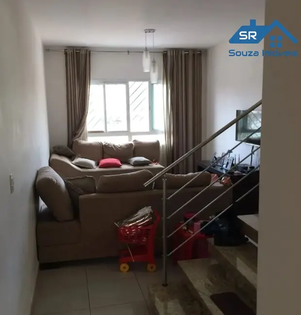 Casa com 3 quartos à venda, 151m2 em Picanço, Guarulhos - SP - imagem 3 Foto 3 de Casa com 3 quartos à venda, 151m2 em Picanço, Guarulhos - SP