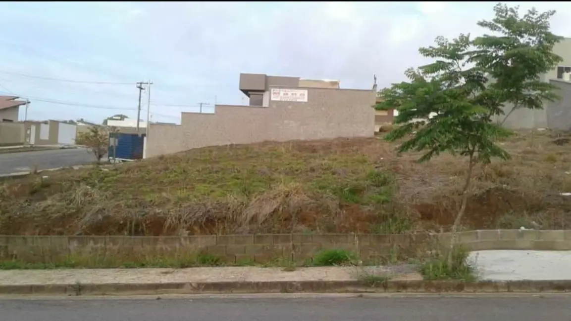 Foto 1 de Terreno / Lote à venda, 456m2 em Loteamento Residencial Tiradentes, Pocos De Caldas - MG