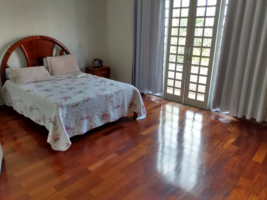 Foto 9 de Casa com 3 quartos à venda, 220m2 em Santa Ângela IV, Pocos De Caldas - MG