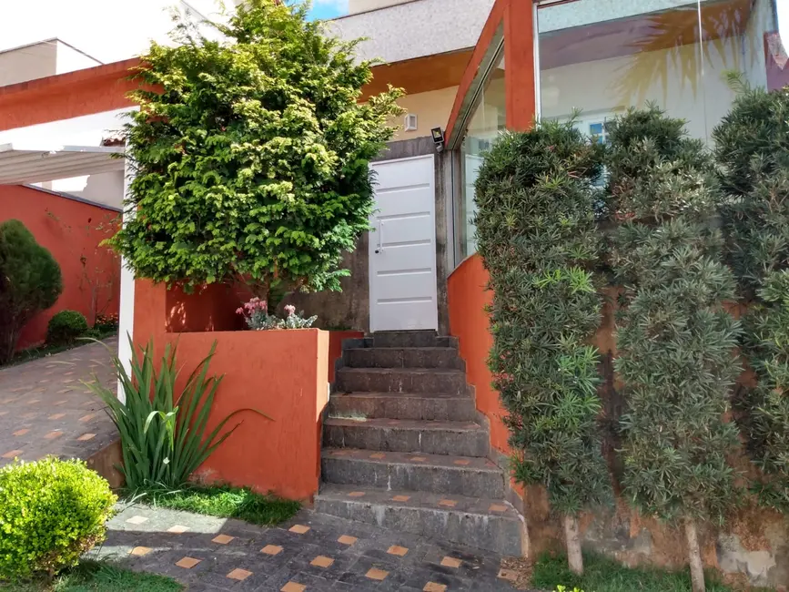 Foto 2 de Casa com 3 quartos à venda, 220m2 em Santa Ângela IV, Pocos De Caldas - MG