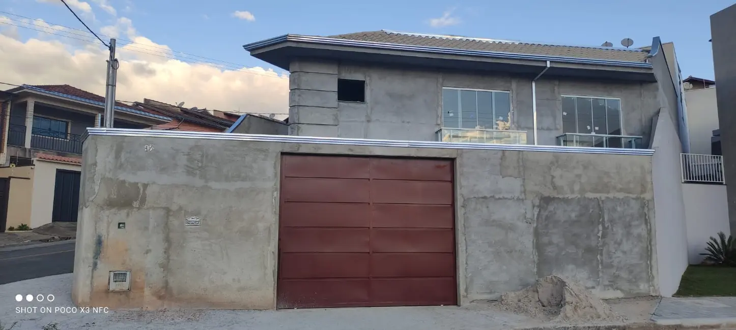 Foto 1 de Casa com 2 quartos à venda, 260m2 em Jardim das Azaléias, Pocos De Caldas - MG