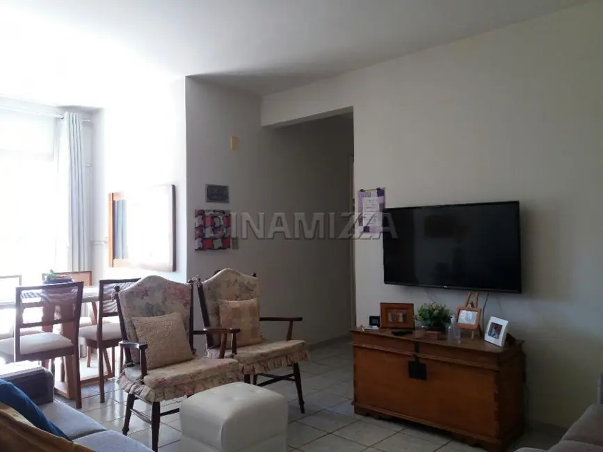 Foto 2 de Apartamento com 3 quartos à venda, 77m2 em Uberaba - MG