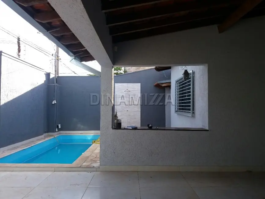 Foto 2 de Casa com 3 quartos à venda, 181m2 em Uberaba - MG