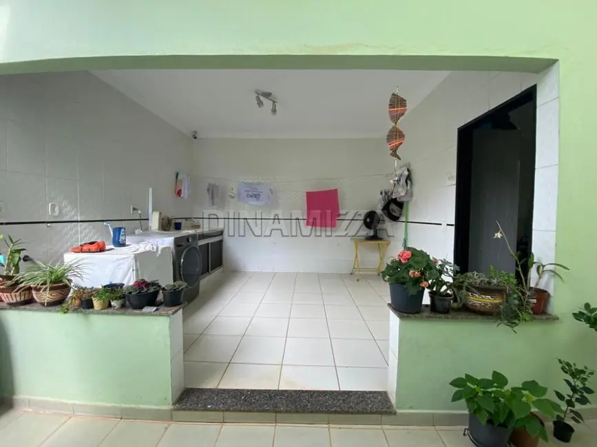 Foto 1 de Casa com 2 quartos à venda, 185m2 em Uberaba - MG