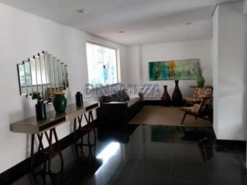 Foto 2 de Apartamento com 3 quartos à venda, 98m2 em Uberaba - MG