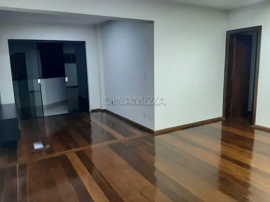 Foto 1 de Apartamento com 3 quartos à venda, 125m2 em Uberaba - MG
