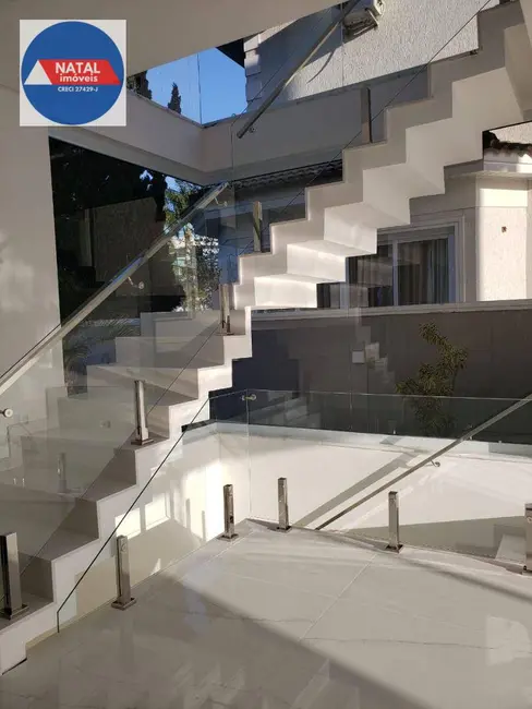 Foto 3 de Casa de Condomínio com 5 quartos à venda, 300m2 em Aruja - SP