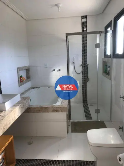 Casa de Condomínio com 4 quartos para alugar, 324m2 em Residencial Real Park, Aruja - SP - imagem 4 Foto 4 de Casa de Condomínio com 4 quartos para alugar, 324m2 em Residencial Real Park, Aruja - SP