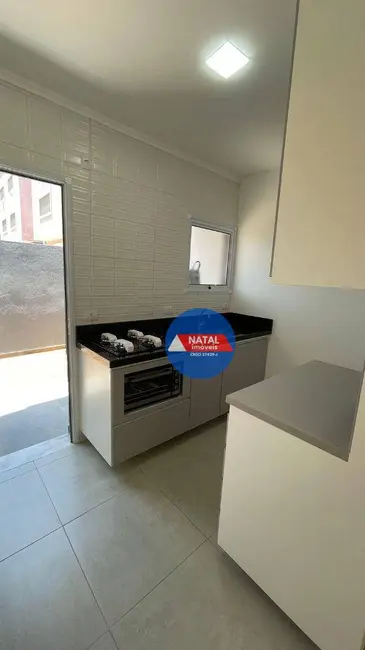 Sobrado com 2 quartos para alugar, 152m2 em Centro, Aruja - SP - imagem 9 Foto 9 de Sobrado com 2 quartos para alugar, 152m2 em Centro, Aruja - SP