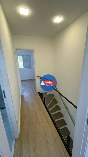 Sobrado com 2 quartos para alugar, 152m2 em Centro, Aruja - SP - imagem 6 Foto 6 de Sobrado com 2 quartos para alugar, 152m2 em Centro, Aruja - SP