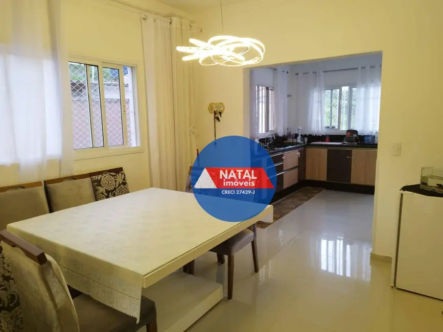 Foto 8 de Sobrado com 3 quartos à venda e para alugar, 125m2 em Centro, Aruja - SP