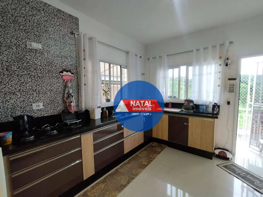 Foto 2 de Sobrado com 3 quartos à venda e para alugar, 125m2 em Centro, Aruja - SP
