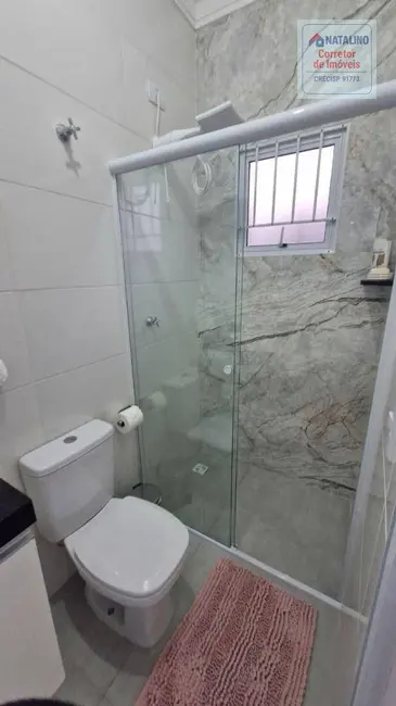 Kitnet com 1 quarto para alugar, 26m2 em Centro, Aruja - SP - imagem 2 Foto 2 de Kitnet com 1 quarto para alugar, 26m2 em Centro, Aruja - SP