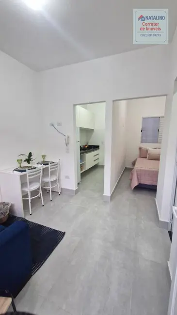 Kitnet com 1 quarto para alugar, 26m2 em Centro, Aruja - SP - imagem 6 Foto 6 de Kitnet com 1 quarto para alugar, 26m2 em Centro, Aruja - SP