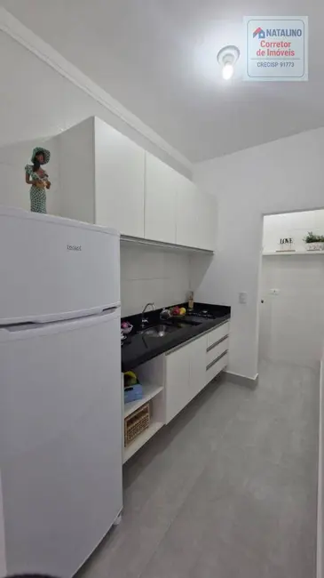 Kitnet com 1 quarto para alugar, 26m2 em Centro, Aruja - SP - imagem 7 Foto 7 de Kitnet com 1 quarto para alugar, 26m2 em Centro, Aruja - SP