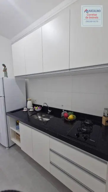 Kitnet com 1 quarto para alugar, 26m2 em Centro, Aruja - SP - imagem 5 Foto 5 de Kitnet com 1 quarto para alugar, 26m2 em Centro, Aruja - SP