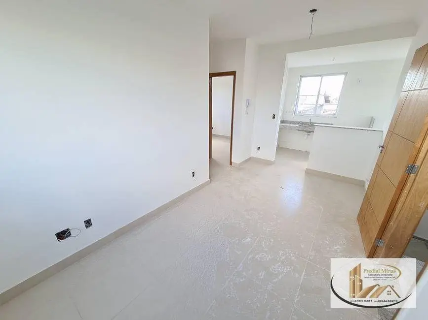 Foto 2 de Apartamento com 2 quartos à venda, 44m2 em Letícia, Belo Horizonte - MG