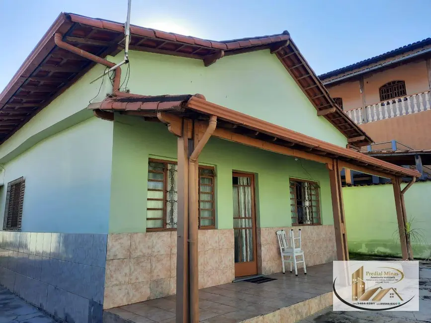 Casa com 2 quartos à venda, 648m2 em Londrina (São Benedito), Santa Luzia - MG - imagem 3 Foto 3 de Casa com 2 quartos à venda, 648m2 em Londrina (São Benedito), Santa Luzia - MG