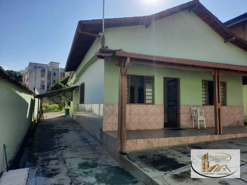 Casa com 2 quartos à venda, 648m2 em Londrina (São Benedito), Santa Luzia - MG - imagem 1 Foto 1 de Casa com 2 quartos à venda, 648m2 em Londrina (São Benedito), Santa Luzia - MG