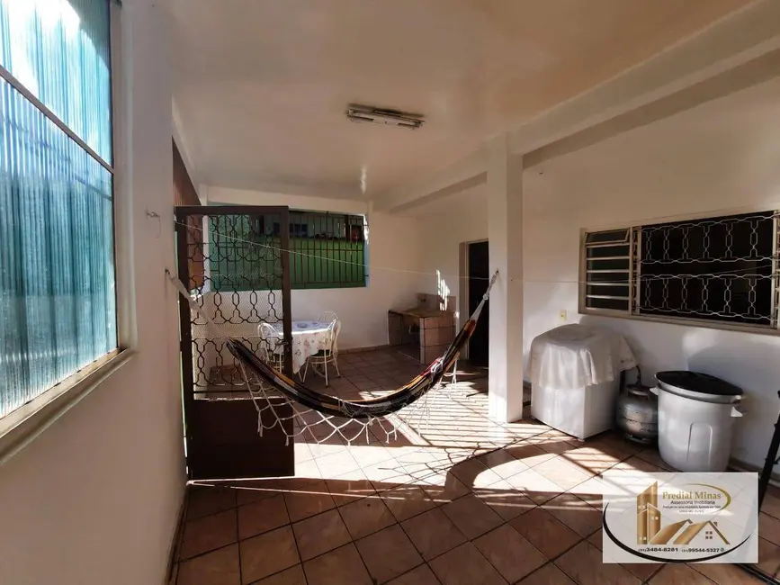 Casa com 2 quartos à venda, 648m2 em Londrina (São Benedito), Santa Luzia - MG - imagem 9 Foto 9 de Casa com 2 quartos à venda, 648m2 em Londrina (São Benedito), Santa Luzia - MG