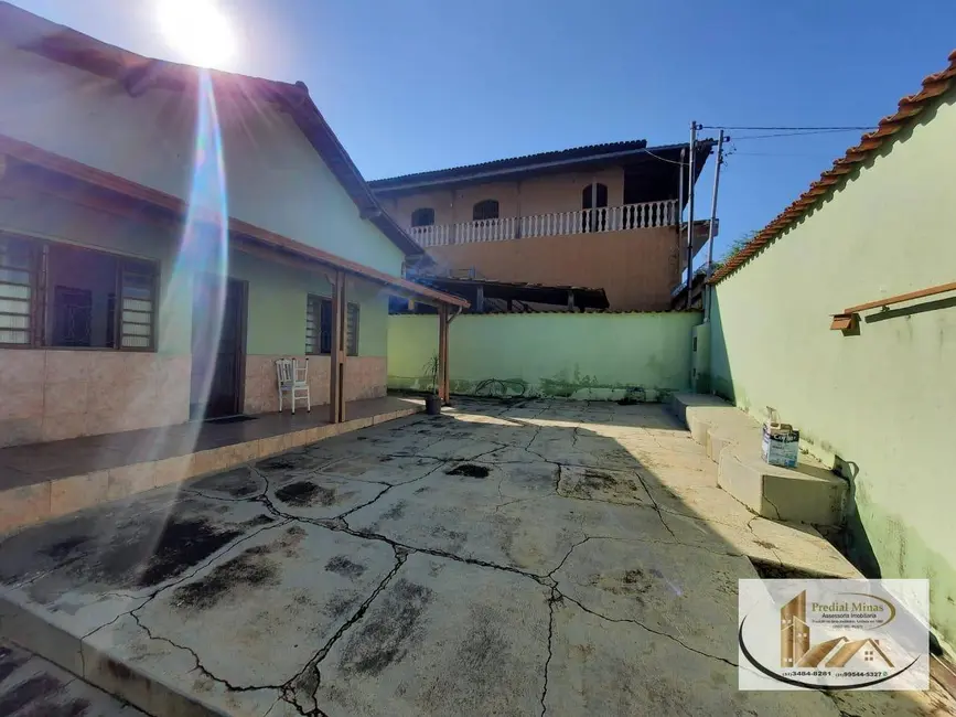 Casa com 2 quartos à venda, 648m2 em Londrina (São Benedito), Santa Luzia - MG - imagem 4 Foto 4 de Casa com 2 quartos à venda, 648m2 em Londrina (São Benedito), Santa Luzia - MG