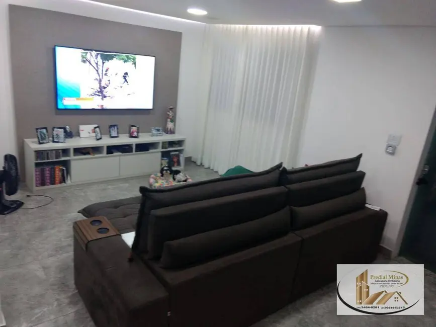 Casa com 3 quartos à venda, 205m2 em Rio Branco, Belo Horizonte - MG - imagem 4 Foto 4 de Casa com 3 quartos à venda, 205m2 em Rio Branco, Belo Horizonte - MG