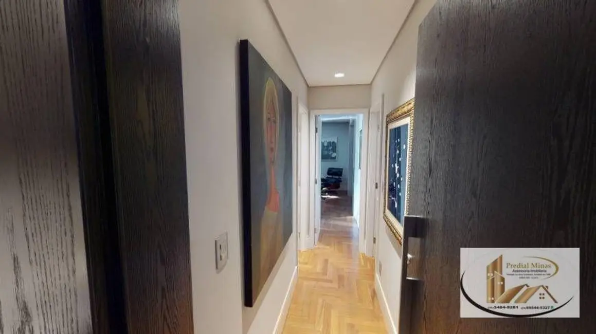 Apartamento com 4 quartos à venda, 245m2 em Santo Antônio, Belo Horizonte - MG - imagem 4 Foto 4 de Apartamento com 4 quartos à venda, 245m2 em Santo Antônio, Belo Horizonte - MG