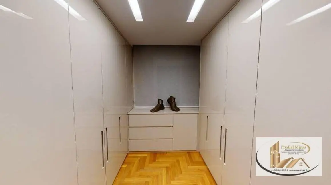 Apartamento com 4 quartos à venda, 245m2 em Santo Antônio, Belo Horizonte - MG - imagem 3 Foto 3 de Apartamento com 4 quartos à venda, 245m2 em Santo Antônio, Belo Horizonte - MG