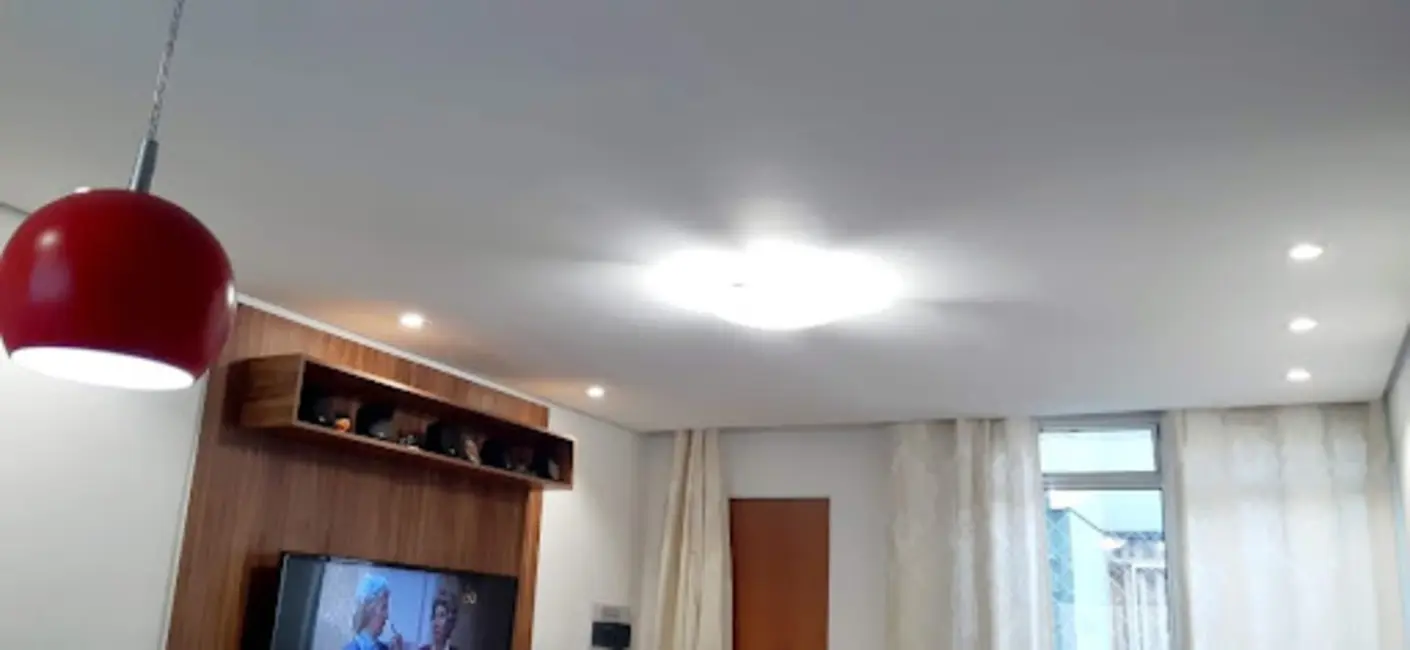Foto 2 de Apartamento com 3 quartos à venda, 54m2 em Vespasiano - MG