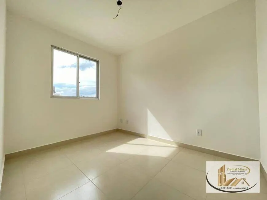 Foto 4 de Apartamento com 2 quartos à venda, 43m2 em Letícia, Belo Horizonte - MG