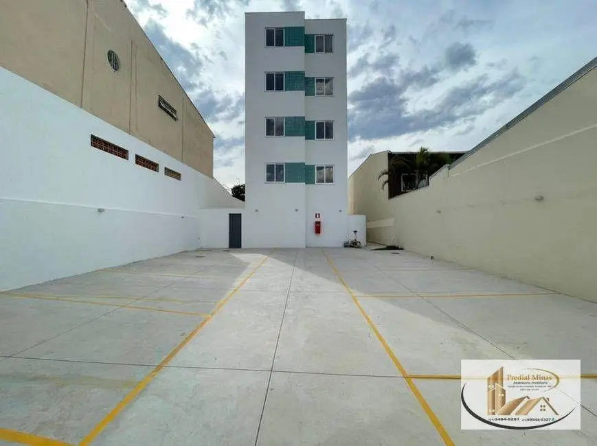 Foto 2 de Apartamento com 2 quartos à venda, 43m2 em Letícia, Belo Horizonte - MG