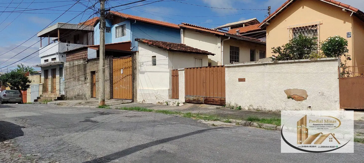 Foto 1 de Casa com 2 quartos à venda, 360m2 em Santa Cruz, Belo Horizonte - MG
