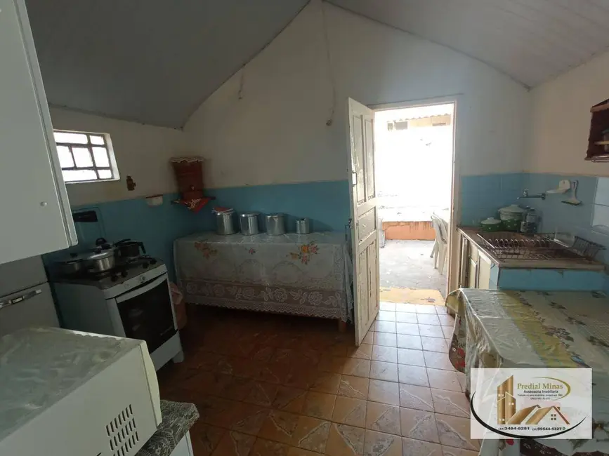 Foto 3 de Casa com 2 quartos à venda, 360m2 em Santa Cruz, Belo Horizonte - MG