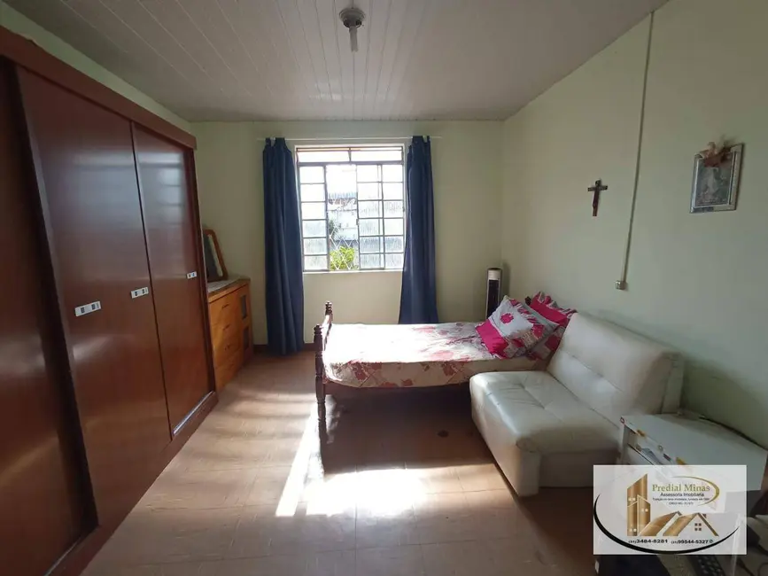 Foto 8 de Casa com 2 quartos à venda, 360m2 em Santa Cruz, Belo Horizonte - MG