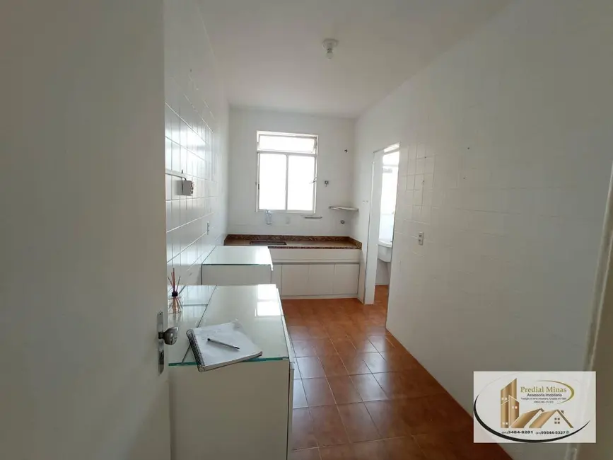 Apartamento com 3 quartos à venda, 106m2 em Santo Antônio, Belo Horizonte - MG - imagem 3 Foto 3 de Apartamento com 3 quartos à venda, 106m2 em Santo Antônio, Belo Horizonte - MG